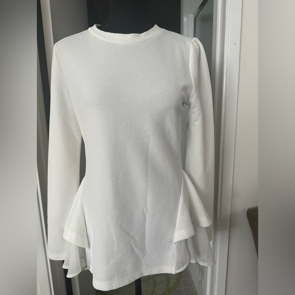 Beautiful ivory long-sleeve blouse size XL, never worn
